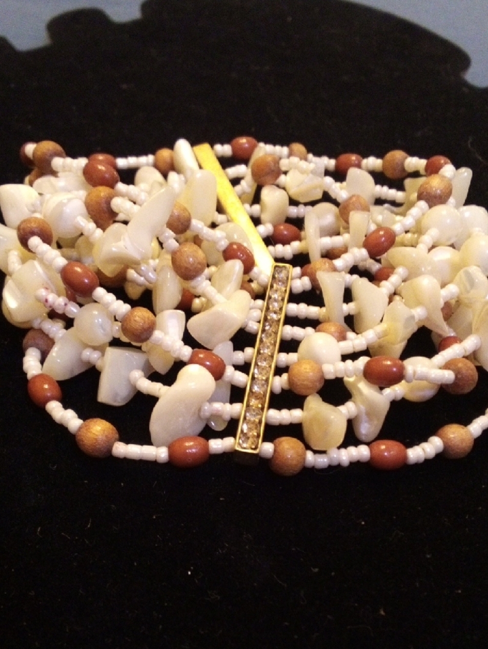 Multi-Strand Beaded Stretch Bracelet with Shell Chips - Cream & Brown